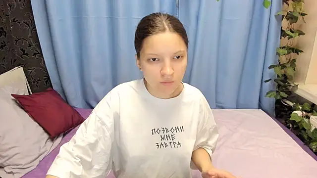 Snapshot of MelaniGrand chatting on September 2025 08:35:02 AM MelaniGrand online show from September 2025 08:35:02 AM