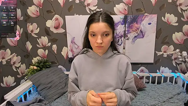 Snapshot of MelaniGrand chatting on December 2024 03:00:02 PM MelaniGrand online show from December 2024 03:00:02 PM