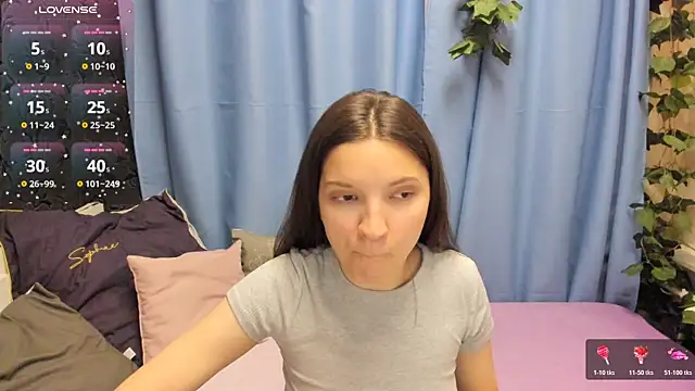 Snapshot of MelaniGrand chatting on October 2025 09:10:01 AM MelaniGrand online show from October 2025 09:10:01 AM