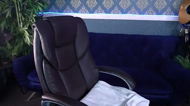 Snapshot of AmellyMilly chatting on October 2025 01:32:02 PM AmellyMilly online show from October 2025 01:32:02 PM