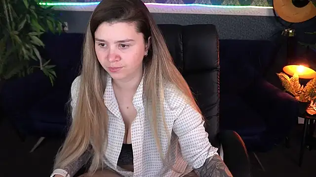 Snapshot of AmellyMilly chatting on November 2025 08:08:02 PM AmellyMilly online show from November 2025 08:08:02 PM