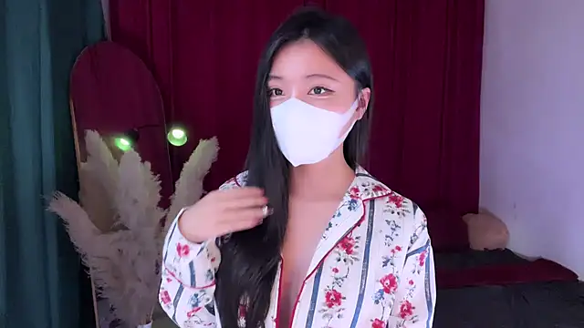 alaia-EDP online show from December 2025 03:58:02 PM