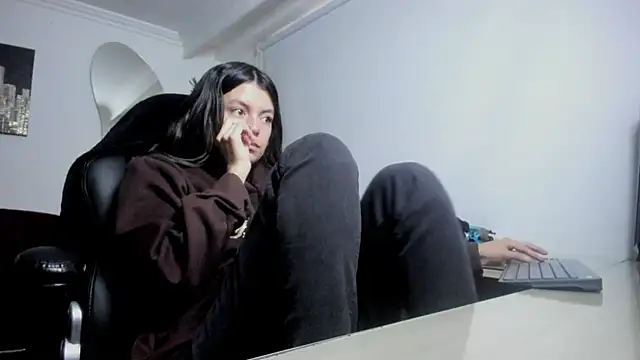 Snapshot of Meghan320 chatting on October 2025 11:31:02 AM Meghan320 online show from October 2025 11:31:02 AM