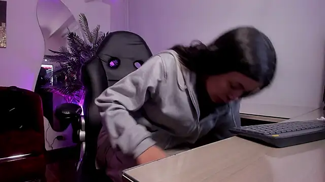 Snapshot of Meghan320 chatting on November 2025 11:33:01 AM Meghan320 online show from November 2025 11:33:01 AM