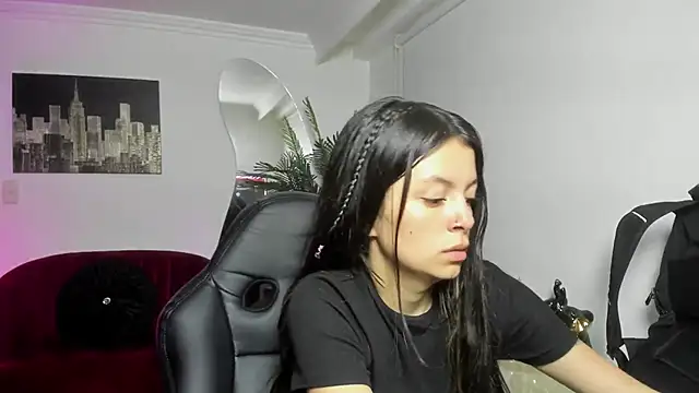 Snapshot of Meghan320 chatting on October 2025 11:56:01 AM Meghan320 online show from October 2025 11:56:01 AM