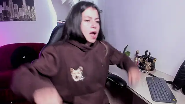 Snapshot of Meghan320 chatting on October 2025 11:58:02 AM Meghan320 online show from October 2025 11:58:02 AM