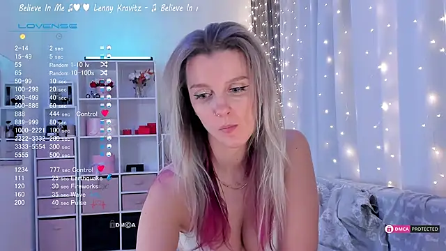 Snapshot of Karamelsw_ chatting on February 2025 12:17:02 AM Karamelsw online show from February 2025 12:17:02 AM