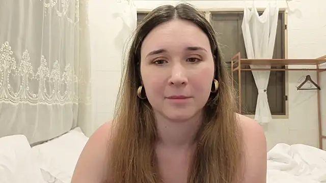 MaryHillx online show from April 2026 07:39:01 PM