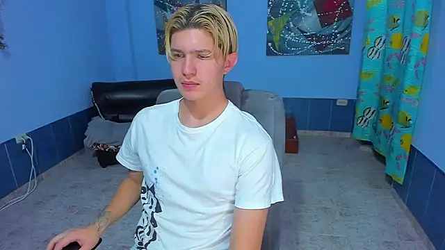 patrik 027 online show from November 2025 06:33:01 PM