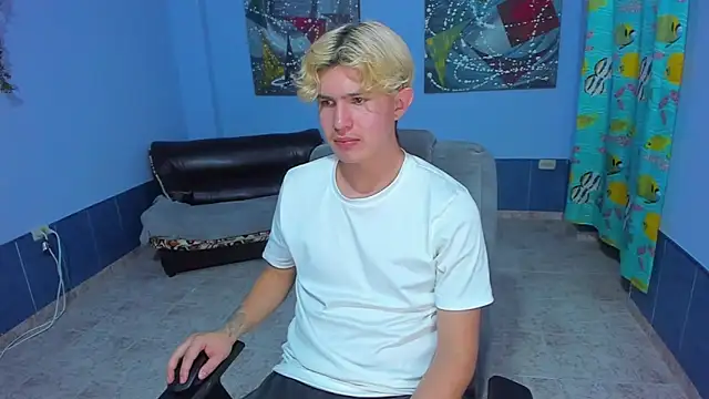 patrik 027 online show from November 2025 08:35:01 PM