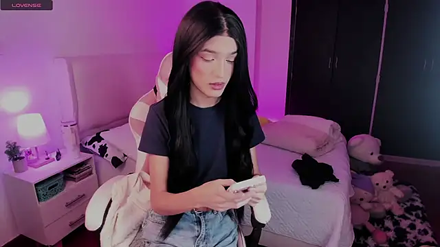 Ainhoads online show from November 2025 12:42:01 PM