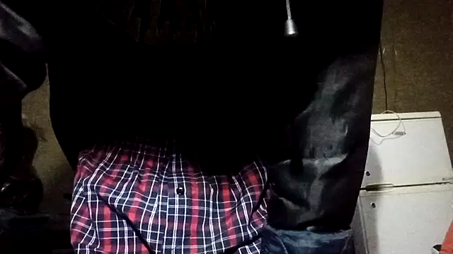 Snapshot of clintsix chatting on November 2025 10:25:01 PM clintsix online show from November 2025 10:25:01 PM