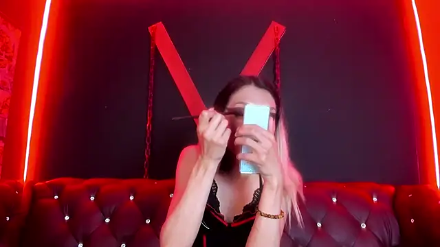 Victoria Badgal  online show from November 2025 08:52:02 PM