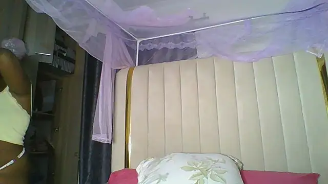 Snapshot of CuteJ chatting on August 2026 01:06:01 PM CuteJ online show from August 2026 01:06:01 PM