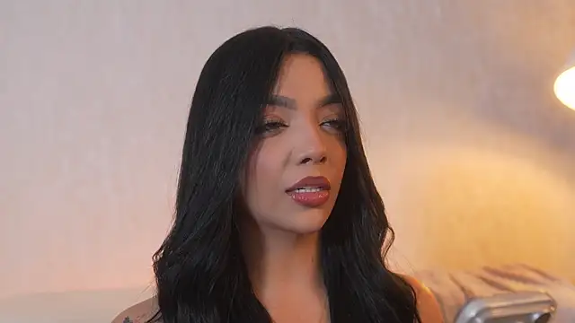 sarah hiill online show from December 2025 09:25:02 PM