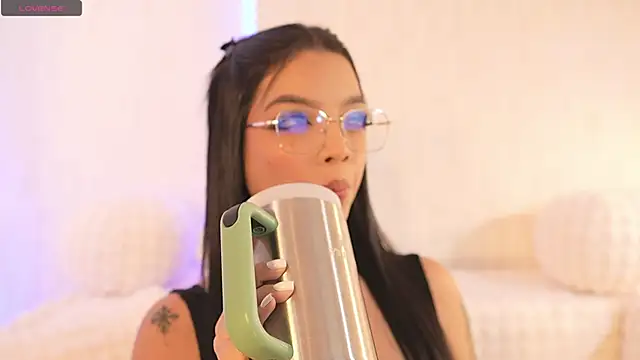 sarah hiill online show from February 2025 07:05:02 PM