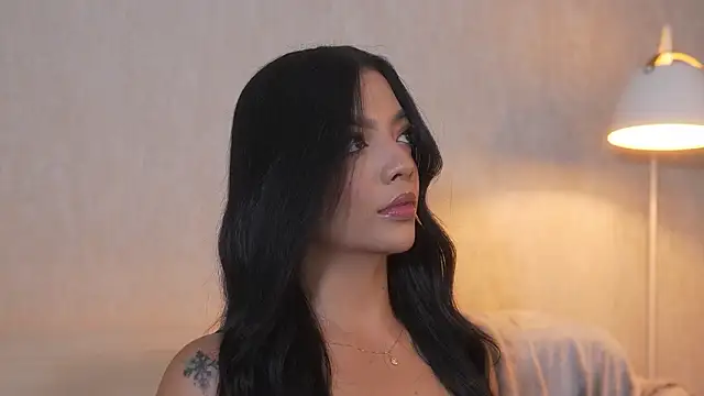 sarah hiill online show from February 2026 01:01:01 AM