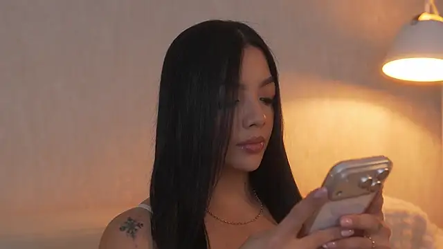 sarah hiill online show from March 2026 12:06:02 AM