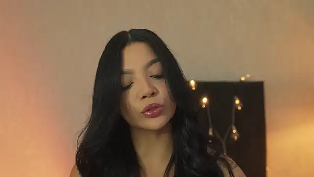 Snapshot of sarah_hiill chatting on May 2026 12:15:01 AM sarah hiill online show from May 2026 12:15:01 AM