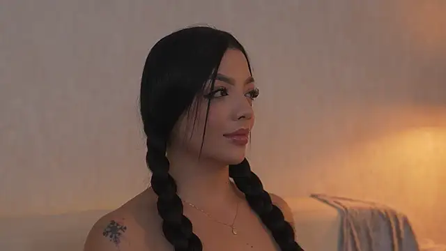 sarah hiill online show from March 2026 11:06:01 PM