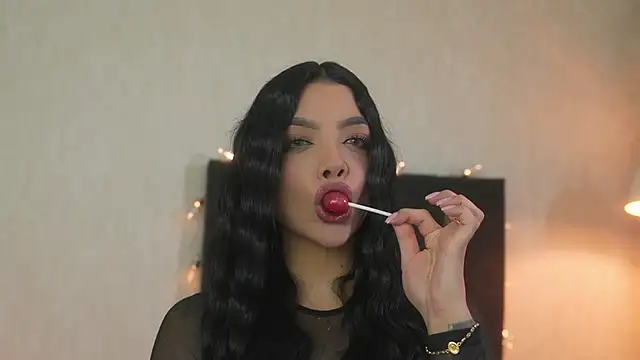 sarah hiill online show from April 2026 10:21:02 PM