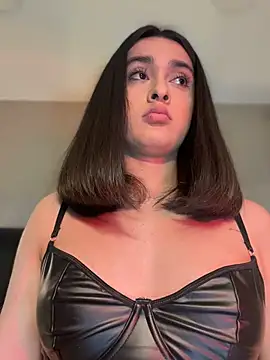 Snapshot of MiahWindsor chatting on June 2026 03:23:01 AM MiahWindsor online show from June 2026 03:23:01 AM