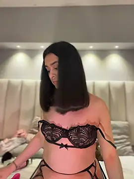 Snapshot of MiahWindsor chatting on July 2026 01:56:02 PM MiahWindsor online show from July 2026 01:56:02 PM