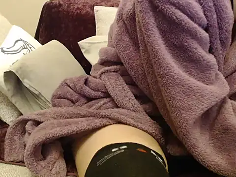 Snapshot of Galadriel chatting on February 2026 03:28:01 AM Galadriel online show from February 2026 03:28:01 AM