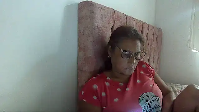 Snapshot of charrysexy1 chatting on December 2025 08:02:02 PM charrysexy1 online show from December 2025 08:02:02 PM