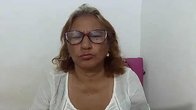 Snapshot of charrysexy1 chatting on April 2026 12:39:01 PM charrysexy1 online show from April 2026 12:39:01 PM