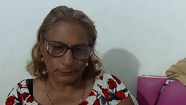 Snapshot of charrysexy1 chatting on April 2026 09:59:02 PM charrysexy1 online show from April 2026 09:59:02 PM