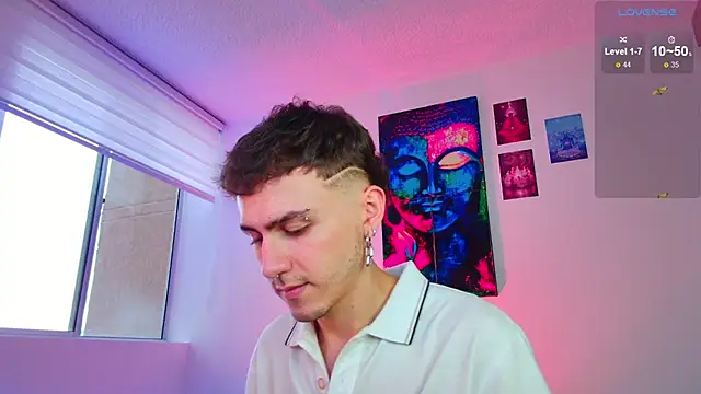 Snapshot of dimitri-bilak chatting on November 2025 10:10:02 PM dimitri-bilak online show from November 2025 10:10:02 PM