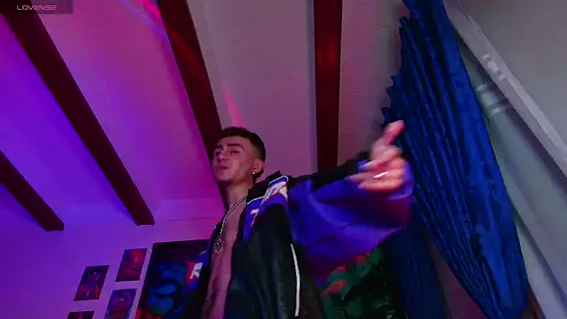 Snapshot of dimitri-bilak chatting on December 2024 01:42:02 AM dimitri-bilak online show from December 2024 01:42:02 AM