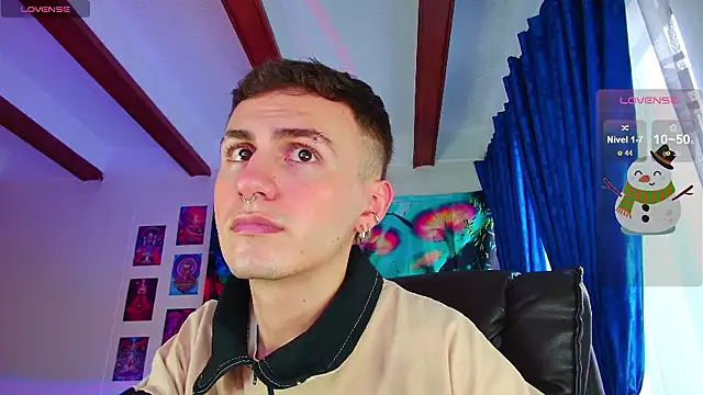 Snapshot of dimitri-bilak chatting on December 2024 10:24:01 PM dimitri-bilak online show from December 2024 10:24:01 PM