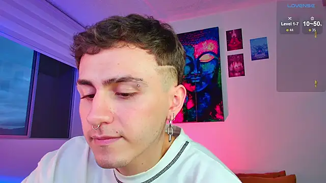 Snapshot of dimitri-bilak chatting on December 2025 10:55:01 PM dimitri-bilak online show from December 2025 10:55:01 PM