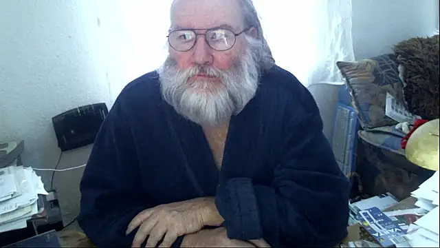 Snapshot of SexySantaC chatting on February 2025 07:43:01 AM SexySantaC online show from February 2025 07:43:01 AM