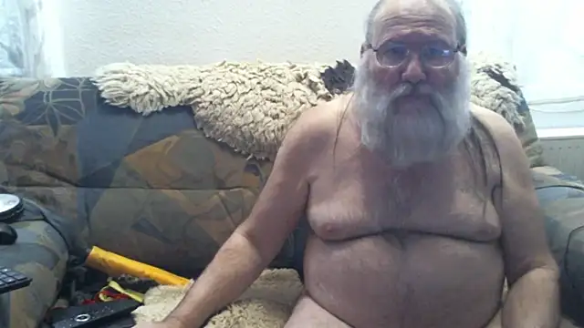 Snapshot of SexySantaC chatting on October 2025 07:04:02 PM SexySantaC online show from October 2025 07:04:02 PM