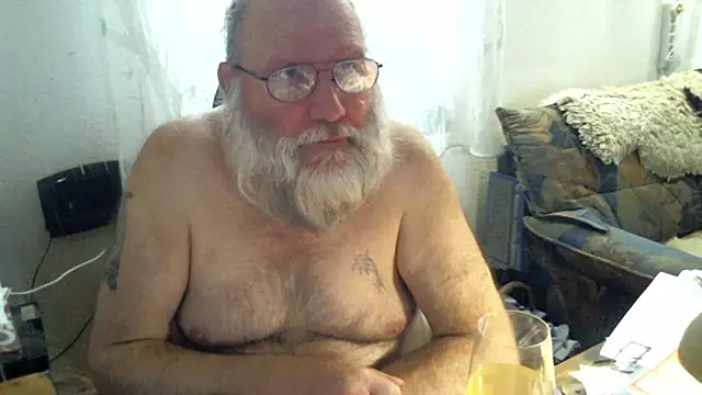 Snapshot of SexySantaC chatting on October 2025 04:52:01 PM SexySantaC online show from October 2025 04:52:01 PM