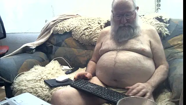 SexySantaC online show from April 2026 06:47:01 PM