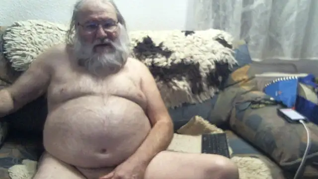 Snapshot of SexySantaC chatting on October 2025 04:36:02 AM SexySantaC online show from October 2025 04:36:02 AM