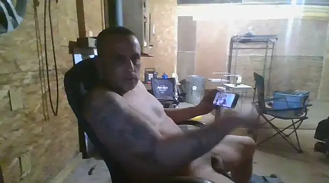 Snapshot of hardcok4u2abuse40 chatting on February 2025 08:50:01 AM hardcok4u2abuse40 online show from February 2025 08:50:01 AM