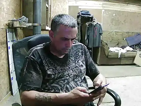 Snapshot of hardcok4u2abuse40 chatting on March 2025 05:43:02 AM hardcok4u2abuse40 online show from March 2025 05:43:02 AM