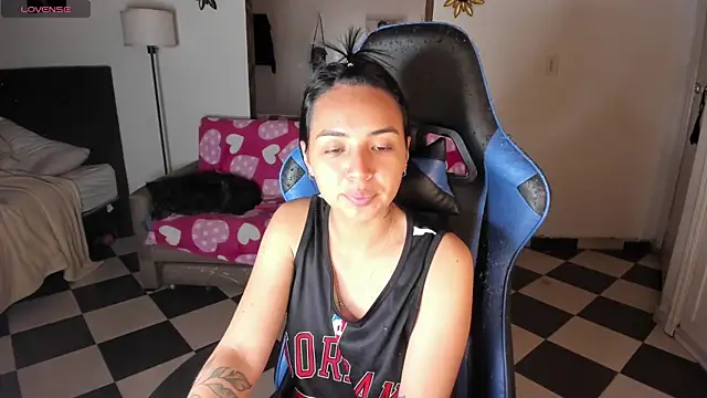 Snapshot of Miss_Nicole chatting on March 2025 01:34:02 AM Miss Nicole online show from March 2025 01:34:02 AM