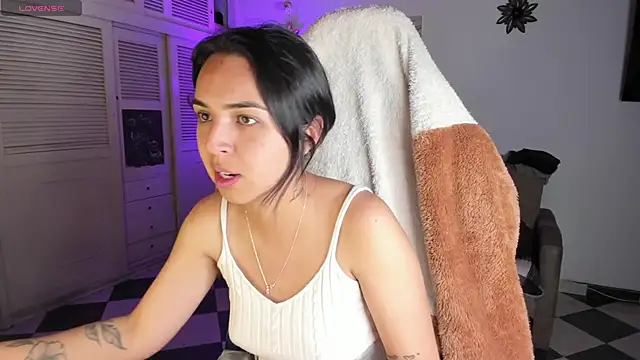 Snapshot of Miss_Nicole chatting on January 2025 01:32:01 AM Miss Nicole online show from January 2025 01:32:01 AM