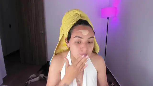 Miss Nicole online show from December 2025 02:07:02 AM