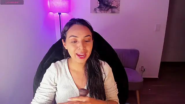 Snapshot of Miss_Nicole chatting on May 2026 01:34:01 AM Miss Nicole online show from May 2026 01:34:01 AM