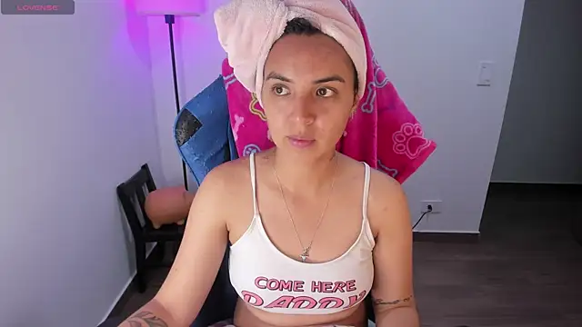 Miss Nicole online show from October 2025 01:35:02 AM