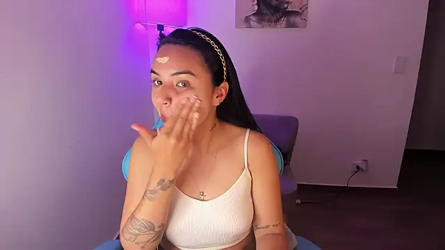 Miss Nicole online show from April 2026 01:34:01 AM