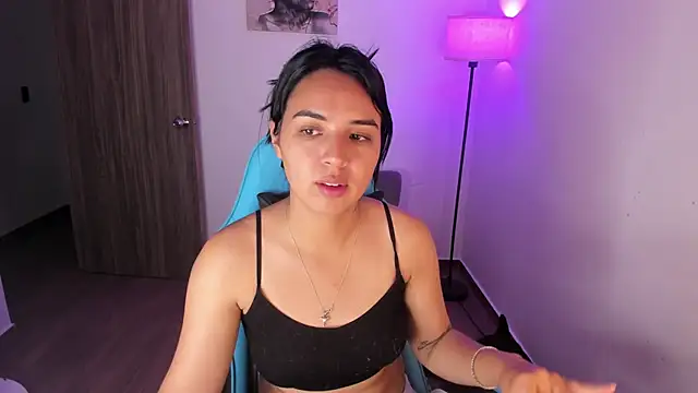 Miss Nicole online show from March 2026 07:04:02 PM