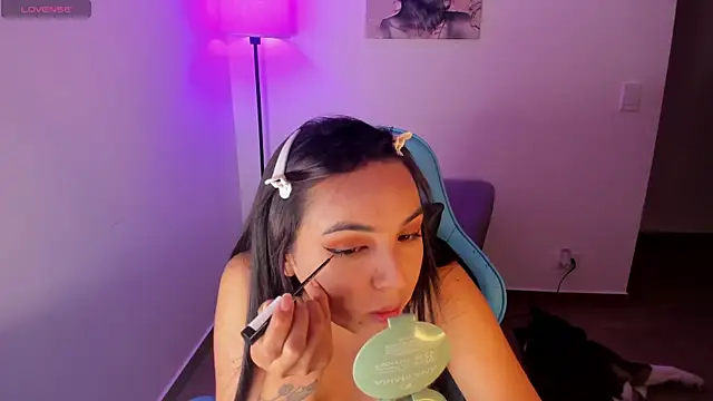 Snapshot of Miss_Nicole chatting on May 2026 01:10:02 AM Miss Nicole online show from May 2026 01:10:02 AM